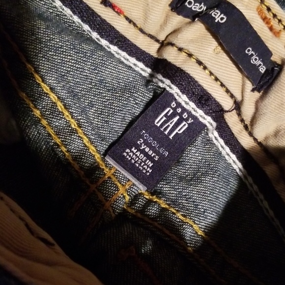 Baby gap 2t distressed Cutoffs - Picture 2 of 4
